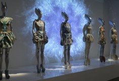 Fashion + Beauty Roundup: McQueen’s ‘Savage Beauty’ Exhibit gets extended; Beach Bag Must-Haves for Memorial Day; A Preview of Missoni For Target?