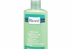 Biore Pore Perfect Blemish Fighting Ice Cleanser helps cool, tighten and clear your skin