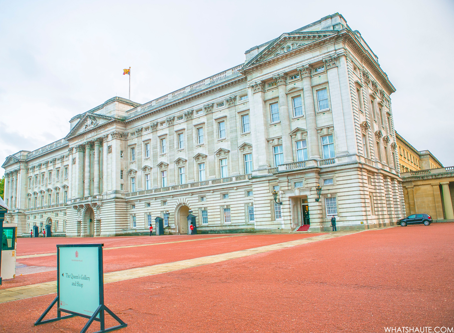 Buckingham Palace - London, England, What's Haute in the World