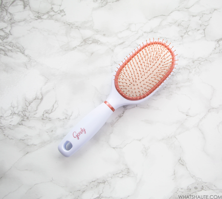 Goody Clean Radiance Oval Cushion Brush