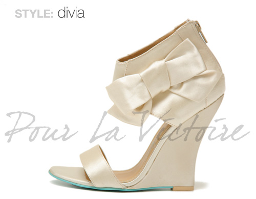 Pour La Victoire bridal shoe collection divia wedge