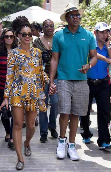 Beyoncé & Jay-Z in Cuba with Mama Tina Knowles and Gloria Carter
