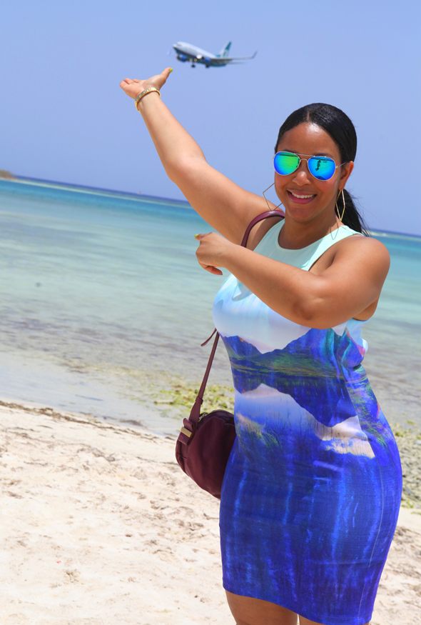 My style: Beyoncé for H&M Bodycon Dress with mountain print, See by Chloé Perforated Day Bag in Bean, Forever 21 F6866 Iridescent Aviator Sunglasses - beach in Aruba