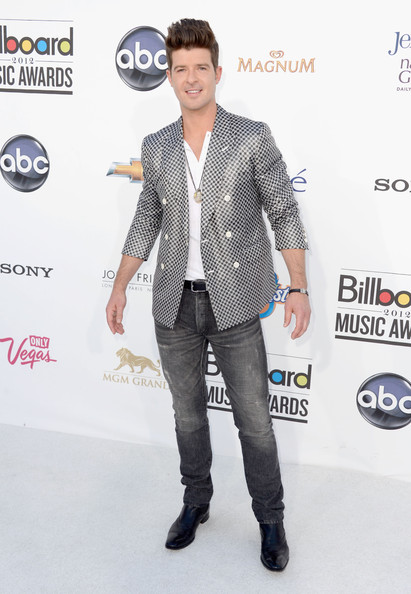 Robin Thicke at the 2012 Billboard Music Awards