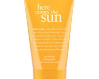 Philosophy Here Comes The Sun Age Defense Golden Glow Self-Tanner For Body helps you keep your summer tan!