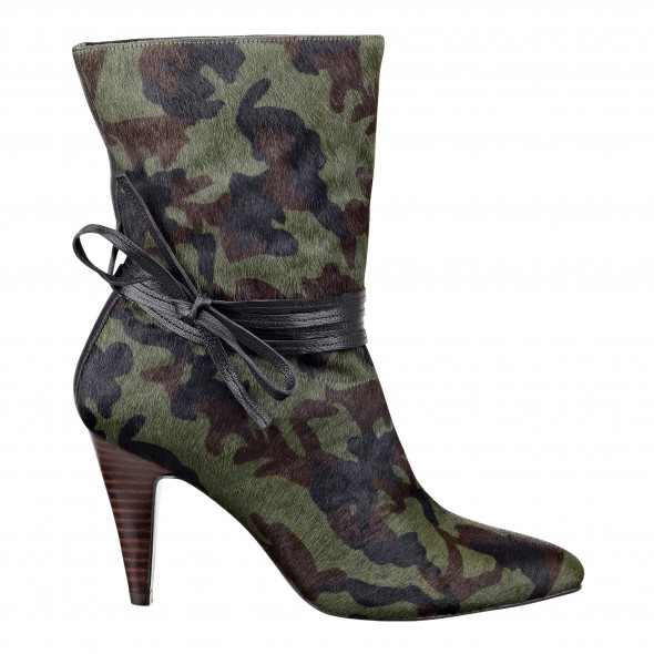 Cameron Silver For Nine West PAINTEDHRT bootie in camo pony