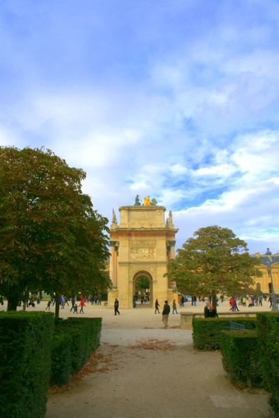 Paris - Louvre - What's Haute in the World