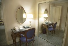 Hotel Review: My stay at Hotel Elysée on WhatsHaute.com