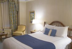 Hotel Review: My stay at Hotel Elysée on WhatsHaute.com